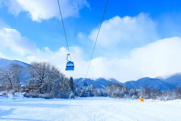 Bulgaristan 'ın kayak beldesi Bansko, kayak asansörü - Fotoğraf, Görsel
