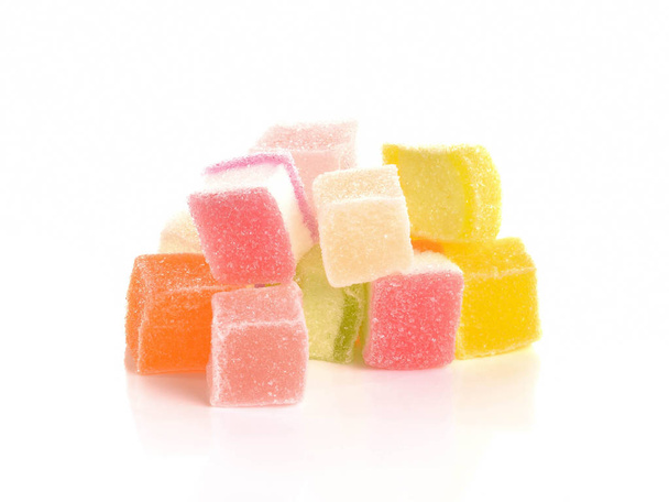 барвисті цукерки ізольовані на білому тлі
 - Фото, зображення