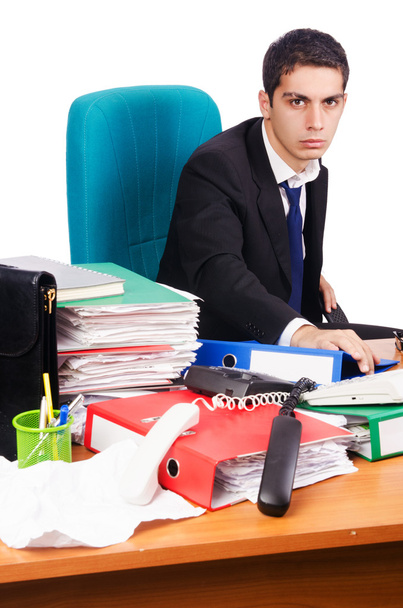 Jeune homme d'affaires occupé à son bureau
 - Photo, image