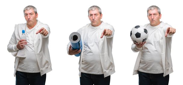 Collage van senior hoary fitness man houdt van yoga mat en voetbal bal over witte geïsoleerd backgroud wijzen met de vinger naar de camera en u, hand ondertekenen, positieve en zelfverzekerd gebaar van de voorkant - Foto, afbeelding