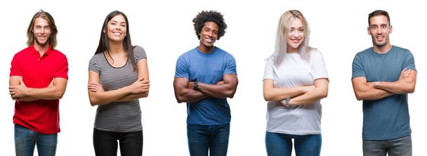 Afro-amerikai, a spanyol és a kaukázusi emberek csoportja, mint elszigetelt fehér háttér boldog arc mosolyog néz a kamerába keresztezett karokkal összetétele. Pozitív embernek. - Fotó, kép