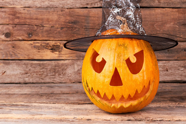 spaventoso Halloween zucca in strega cappello
. - Foto, immagini