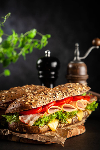 Классические сэндвичи BLT
 - Фото, изображение