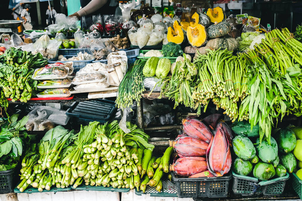 tienda de puestos de verduras en Tailandia mercado de la mañana
 - Foto, imagen