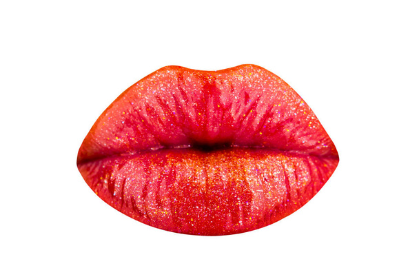 セクシーな唇。赤い唇。赤 ipstick でセクシーなふっくら柔らかな唇のクローズ アップ。プロのメイク リップ グロス化粧品。顔肌口完璧の完璧なコンセプト。唇のケアと美容 - 写真・画像