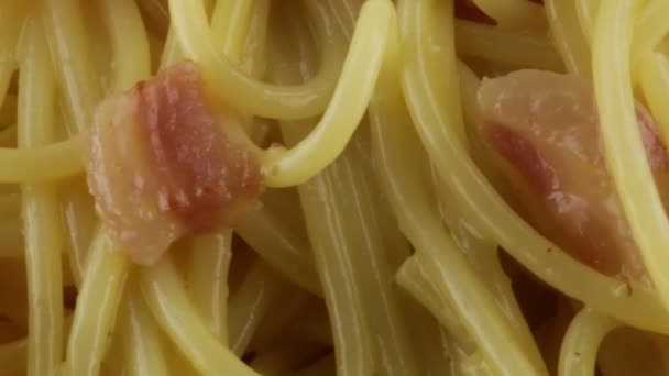 Spaghetti met carbonara bio - Video