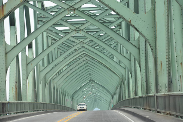 McCullough Memorial Bridge a North Bend, Oregon
 - Foto, immagini