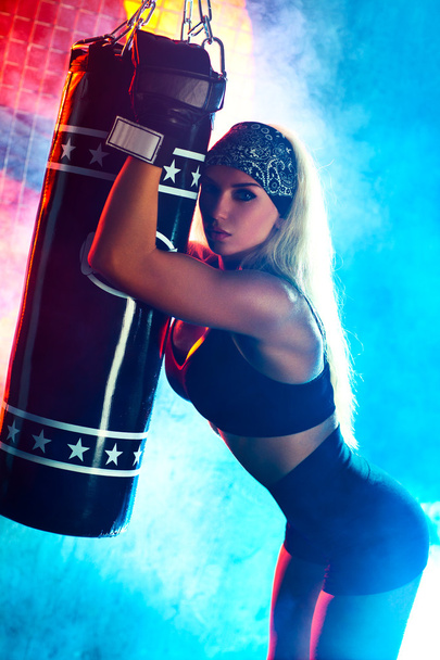 Boxer woman - Zdjęcie, obraz