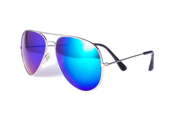 Κομψό μπλε γυαλιά που απομονώνονται σε γκρι φόντο - Φωτογραφία, εικόνα
