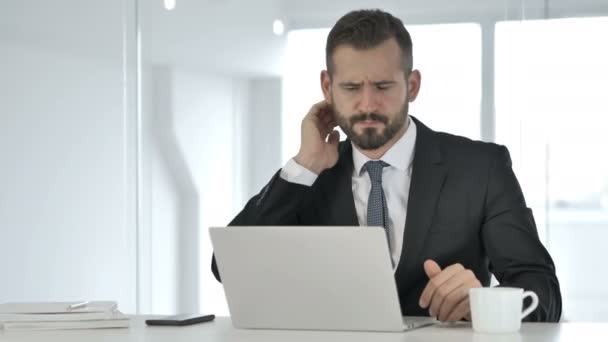 Tired Businessman with Neck Pain at Work - Felvétel, videó