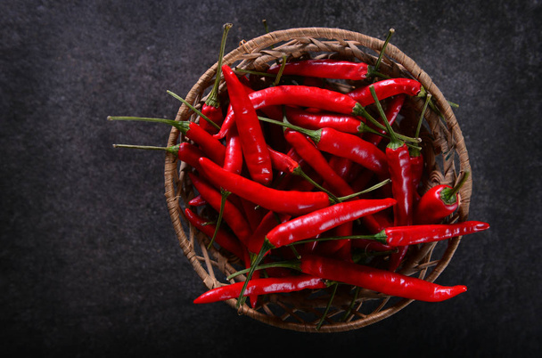 close up view of hot chili peppers - Foto, afbeelding