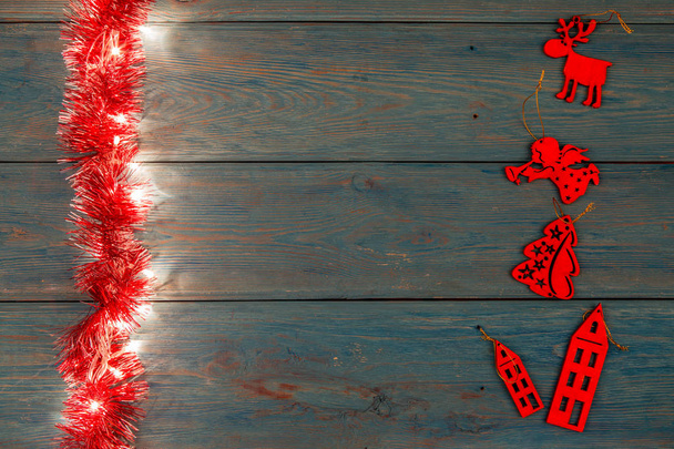 Vintage Christmas decoration i światła na podłoże drewniane - Zdjęcie, obraz