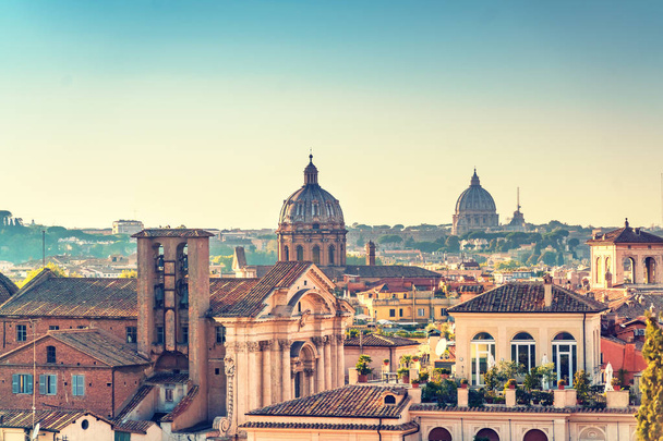 Pohled na střechy domů v Římě, Itálie - Fotografie, Obrázek
