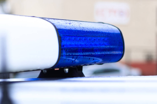 Polizeiwagen auf ihrem Blaulicht. Nahaufnahme. - Foto, Bild