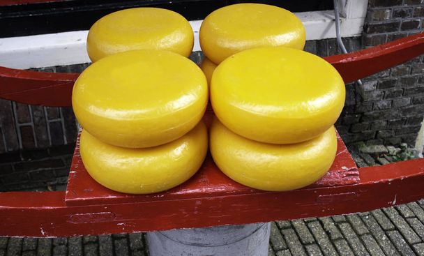 Tyypillistä hollantilaista juustoa, perinteistä ruokaa, kauppoja
 - Valokuva, kuva