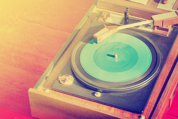 widok zbliżenie oldschool vintage vinyl Player - Zdjęcie, obraz