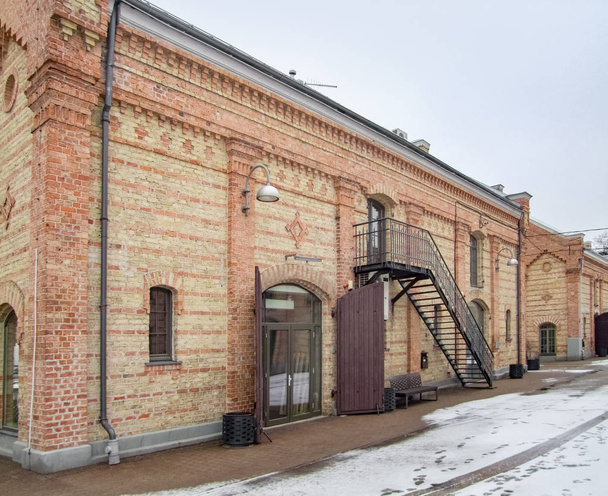 zona de armazenamento em Riga, capital da Letónia, hora de Inverno
 - Foto, Imagem