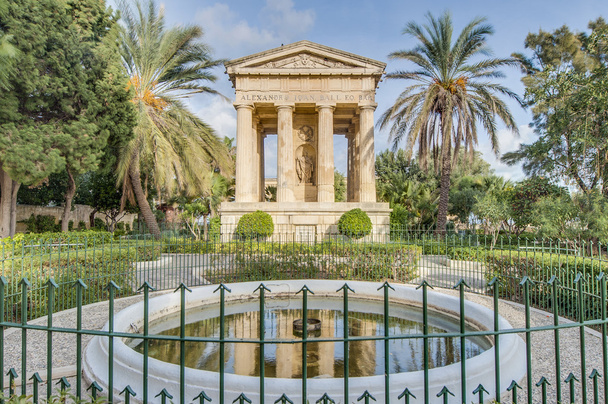 Alexander John Ball monument à La Valette, Malte
 - Photo, image