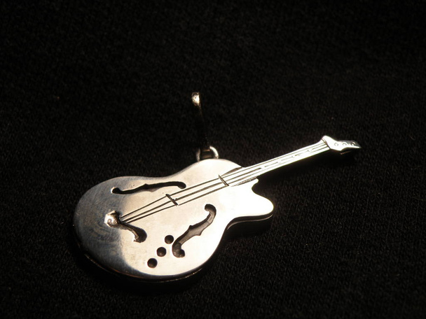 chitarra gioielli Chitarra in metallo Mini Chitarra
 - Foto, immagini