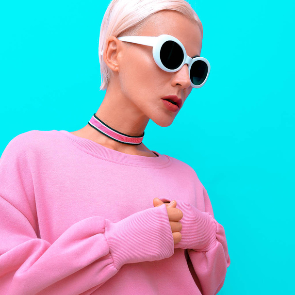 Blonde Lady in fashion accessories sunglasses and choker.  Stylish pink vibes - Fotoğraf, Görsel
