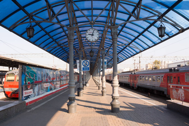 Moscow, Russia - September 20, 2018:  Yaroslavsky railway station  - Foto, immagini