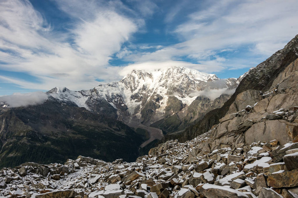 Vista para a montanha Monte Rosa a partir do passo Monte Moro perto de Macugnaga, Itália
 - Foto, Imagem