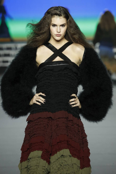PARIS, FRANCE - MARCH 03: A model walks the runway during the Sonia Rykiel show as part of the Paris Fashion Week Womenswear Fall/Winter 2018/2019 on March 3, 2018 in Paris, France.  - Fotografie, Obrázek