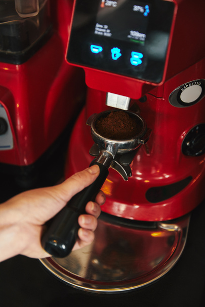 espresso kahve makinesi hazırlama barista kısmi görmek  - Fotoğraf, Görsel
