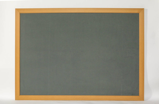 kleurrijke whiteboard met frame op een witte achtergrond - Foto, afbeelding