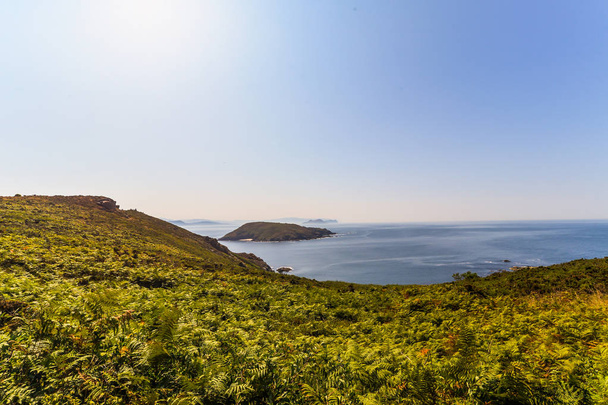 Mała wyspa u wybrzeży Galicji - Hiszpania - Zdjęcie, obraz
