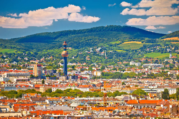 Cityscape θέα, πρωτεύουσα της Αυστρίας και στις στέγες της Βιέννης - Φωτογραφία, εικόνα