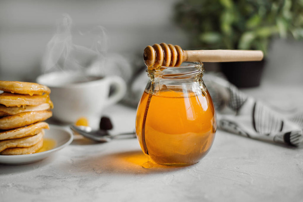 Jar of honey close-up - Foto, Imagem