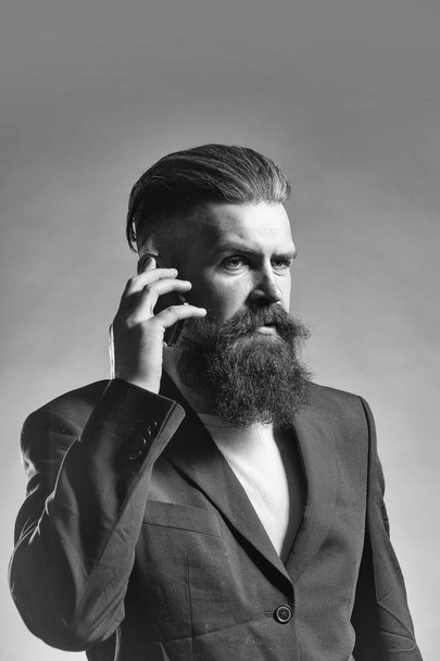 Bearded handsome man in jacket - Фото, зображення