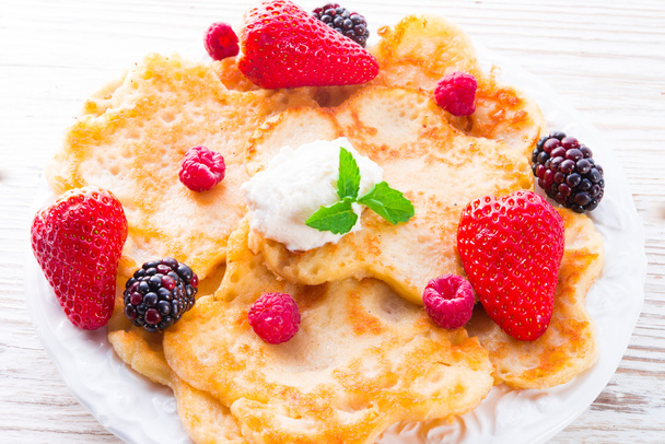 Pancake. Crepes With Berries - Φωτογραφία, εικόνα