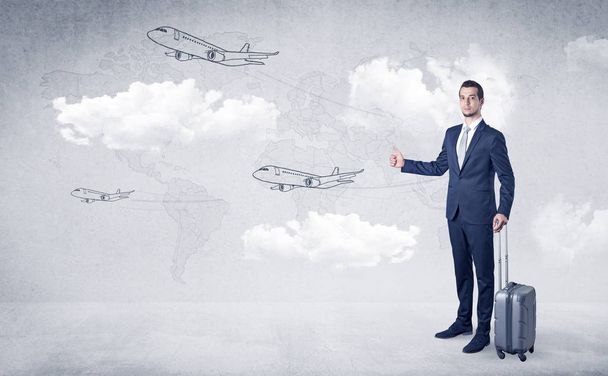Empresário carona com aviões ao redor
 - Foto, Imagem