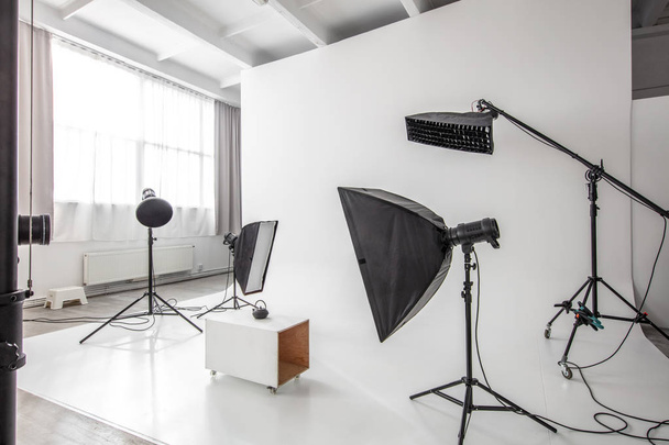 photographic studio space with white cyclorama and natural ligh - Фото, изображение