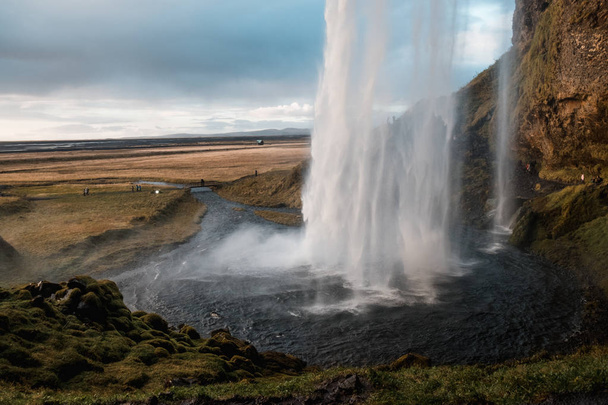  cascada pintoresca, Islandia. Naturaleza nórdica
 - Foto, imagen