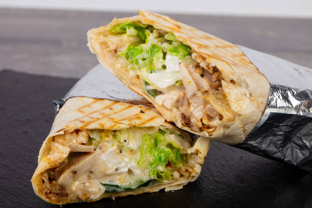 Shawarma et ve sebze ile - Fotoğraf, Görsel