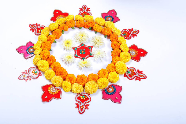Calendula fiore rangoli Design per Diwali Festival, decorazione fiore Indian Festival - Foto, immagini