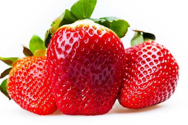 Φράουλες απομονωμένες σε λευκό φόντο - Φωτογραφία, εικόνα