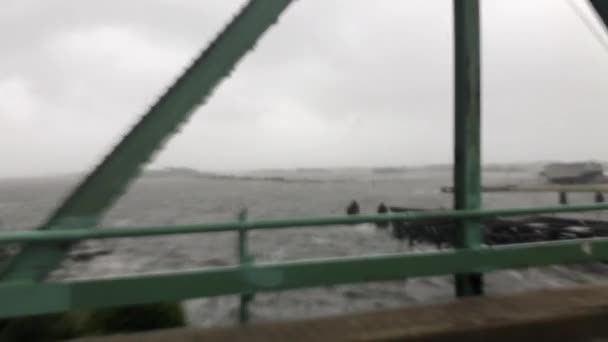 強い風と満潮ハリケーン フィレンツェの中にノースカロライナ州の - 映像、動画