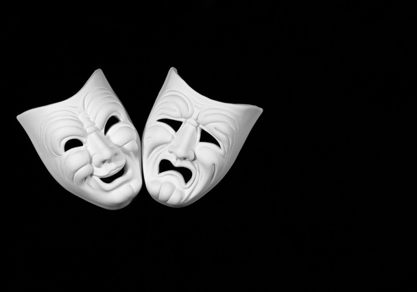 Teatr maska expresing, tragedii i komedii, białe maski na czarnym tle z wolnego miejsca dla tekstu - Zdjęcie, obraz