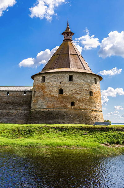 Tower of fortress Oreshek is an ancient Russian fortress. Shlisselburg Fortress near the St. Petersburg, Russia. Founded in 1323 - Fotoğraf, Görsel