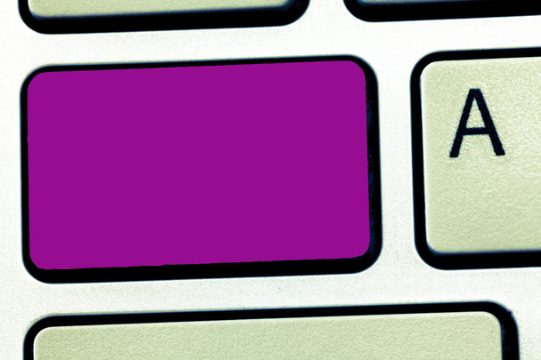 Дизайн бізнес концепції Порожній текст копії для веб-банерів рекламний матеріал макет вгору шаблон Клавіатура клавіатури Намір створити комп'ютерне повідомлення, натиснувши ідею клавіатури
 - Фото, зображення
