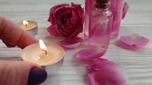Rózsa-kivonat, gyertya, lassított kozmetikai krém - Felvétel, videó