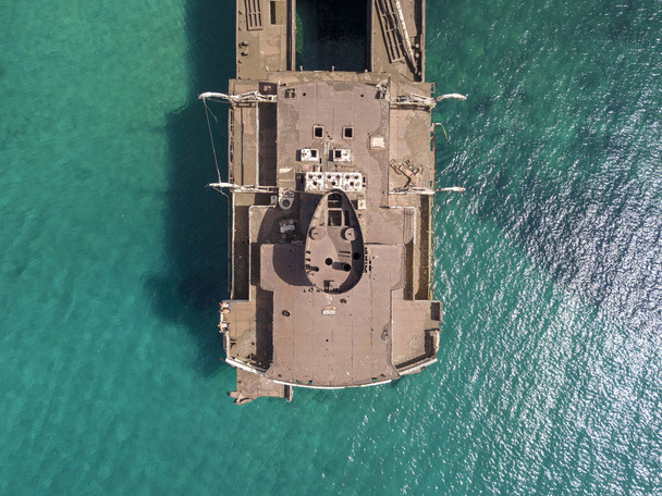 Letecký pohled na vrak lodi v Atlantském oceánu. Podrobnosti o lodi vidět. Vrak řecké nákladní lodi: Telamon; poblíž Arrecife v Lanzarote, Kanárské ostrovy, Španělsko - Fotografie, Obrázek