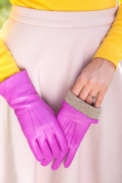 Warm pink gloves - 写真・画像