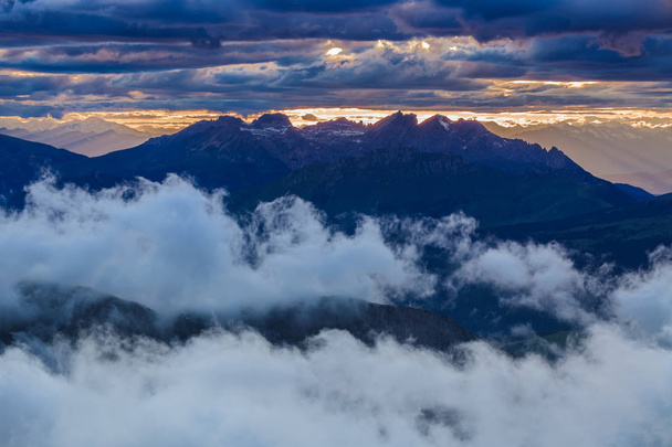 paisaje del atardecer desde la montaña Rosetta - San Martino di Castrozza, Italia
 - Foto, Imagen