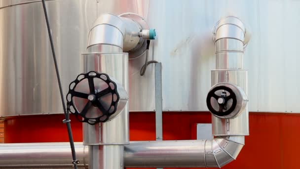 Fábrica de tubos de aquecimento - válvulas de aquecimento e tubos
 - Filmagem, Vídeo