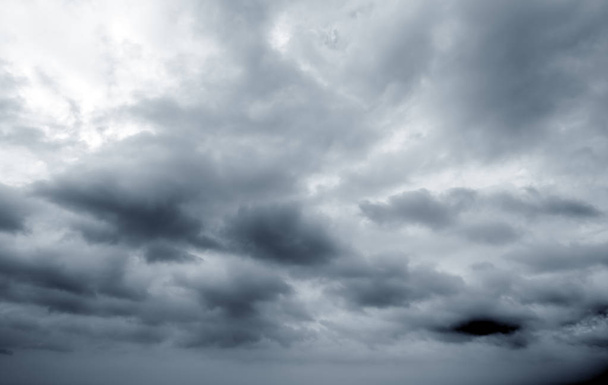 Sfondo di nuvole scure prima di un temporale - Foto, immagini